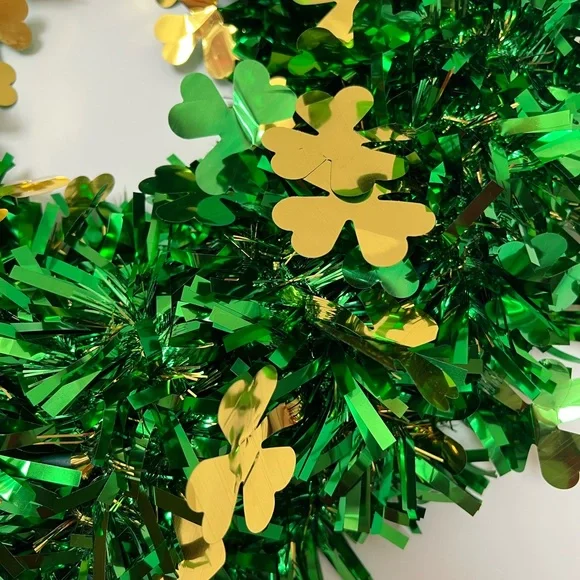 22” tinsel Green St. Patrick’s Day Wreath With Green and Gold Shamrocks. - Picture 2 of 4